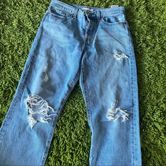 Levi’s Wedgie Straight distressed jeans - Picture 1 of 9
